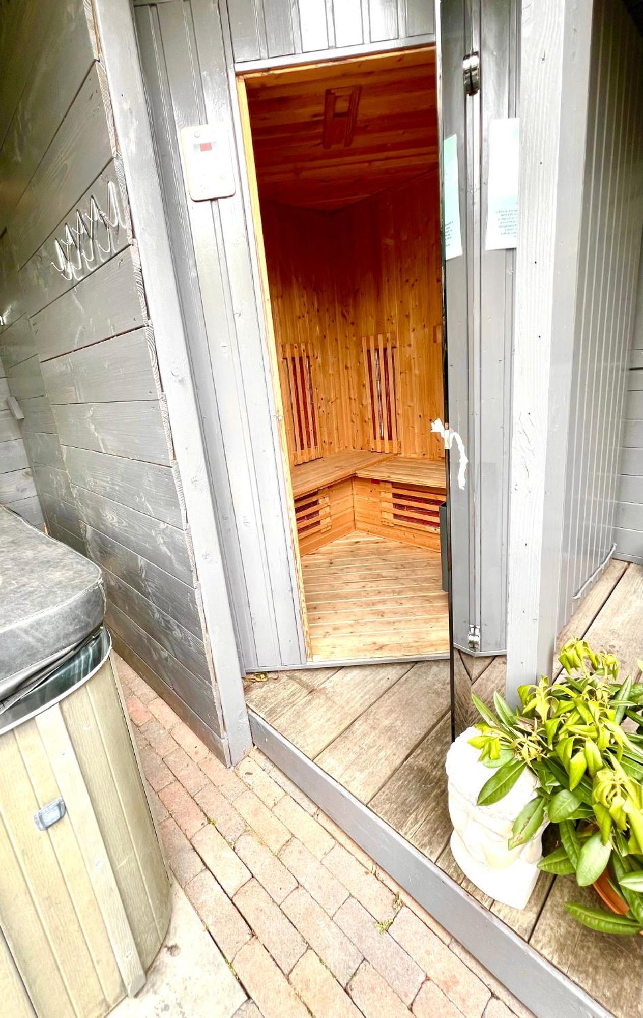 Buddha Style Family House & Jacuzzi & Sauna Near Amsterdam Vijfhuizen Luaran gambar
